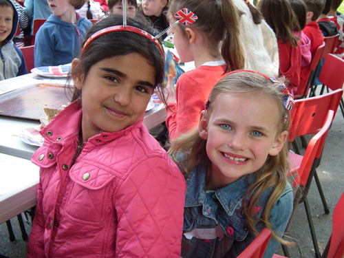 Caterham Prep School pupils Jasmine Vickars (aged 8) and Mollie Oakes (aged  7). 